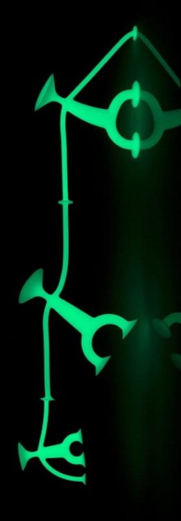 Oogi ludzik świecący w ciemności z przyssawkami - rozciągliwy - Moluk