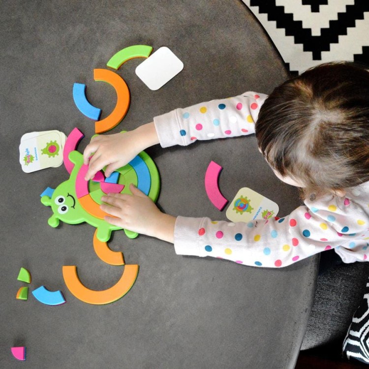 Łamigłówka Żuczek Bugzzle - Fat Brain Toys