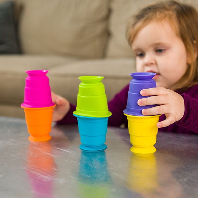 Kubki przyssawki - 6 szt. - Fat Brain Toys