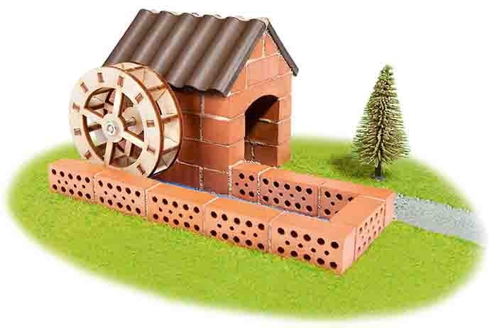Młyn wodny z cegiełek i drewna makieta Teifoc