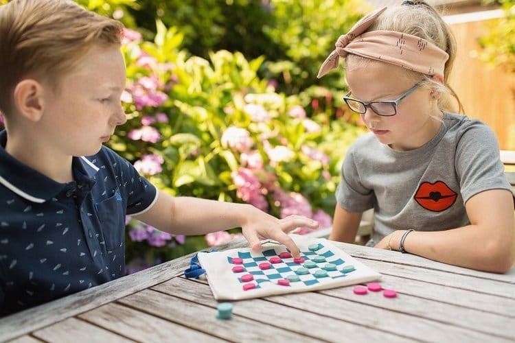 Warcaby, szachy, kółko i krzyżyk - 3w1 - gry planszowe podróżne BS Toys