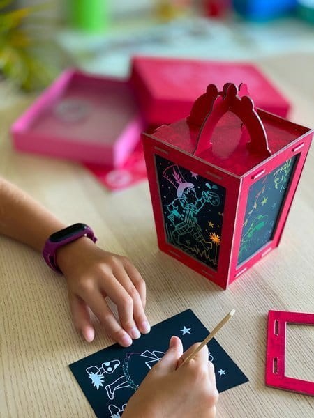 Zestaw artystyczny Lampion zdrapka Box candiy - różowy bajkowy 6