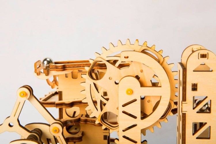 Tor dla kulek z wieżą drewniany mechaniczny DIY model 3D Robotime 8