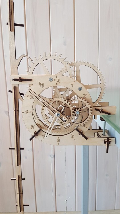 Drewniany zegar mechaniczny z wahadłem DIY średnica 21 cm 4