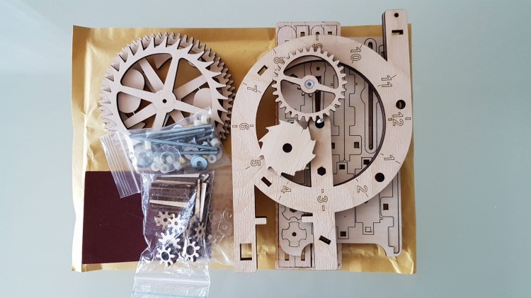 Drewniany zegar mechaniczny z wahadłem DIY średnica 21 cm 5