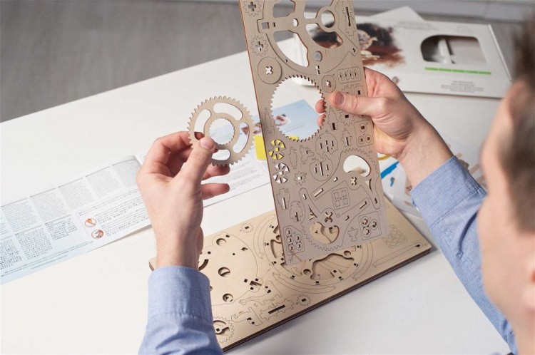 Globus model mechaniczny do składania 184 el. Ugears 10