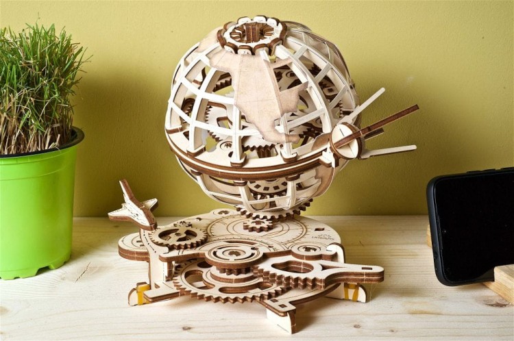 Globus model mechaniczny do składania 184 el. Ugears 12
