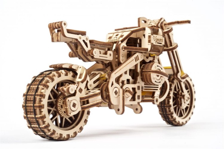 Motor Scrambler z bocznym wózkiem model mechaniczny do składania 380 el. Ugears 2