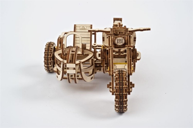 Motor Scrambler z bocznym wózkiem model mechaniczny do składania 380 el. Ugears 11