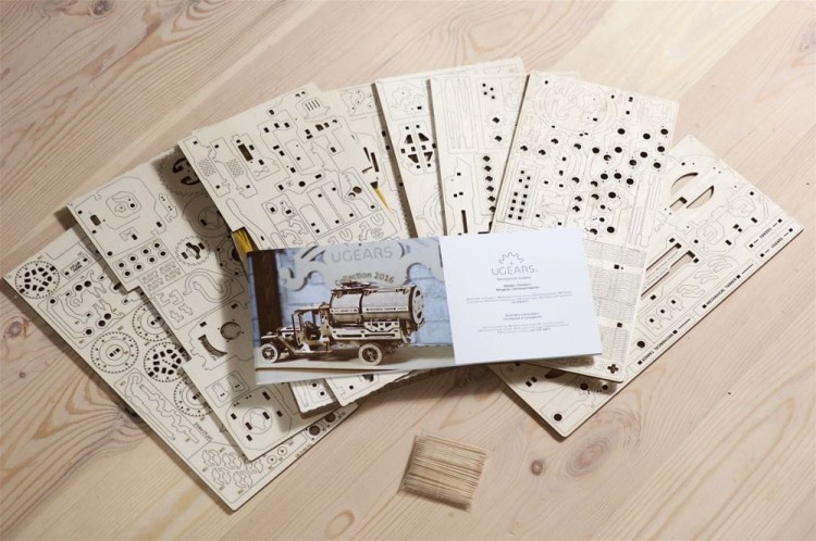 Cysterna model mechaniczny do składania 594 el. Ugears 8