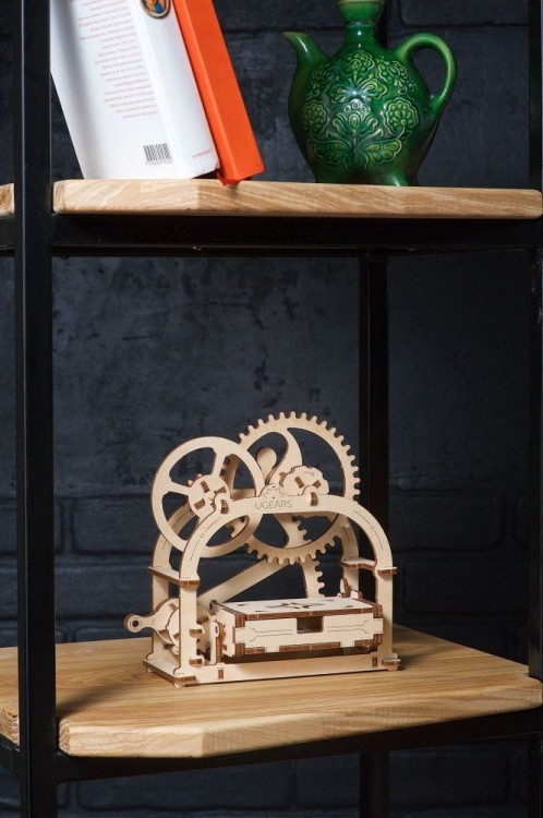 Mechaniczna szkatułka model mechaniczny do składania 61 el. Ugears 8