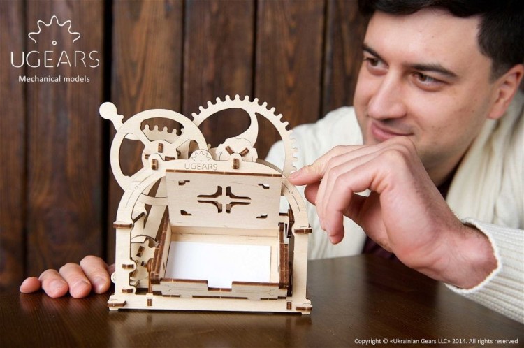 Mechaniczna szkatułka model mechaniczny do składania 61 el. Ugears 11