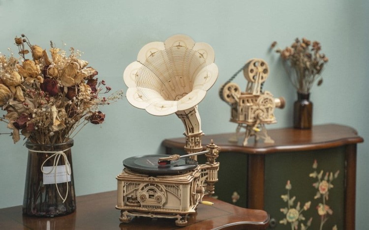 Gramofon - grający model 3D DIY 424 elem. Robotime 4