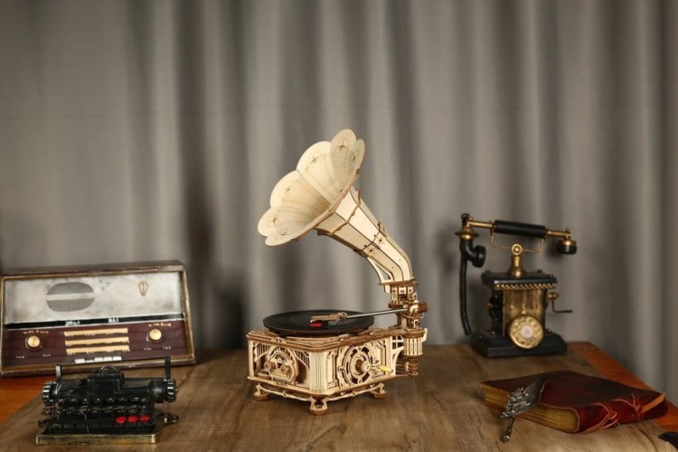 Gramofon - grający model 3D DIY 424 elem. Robotime 5