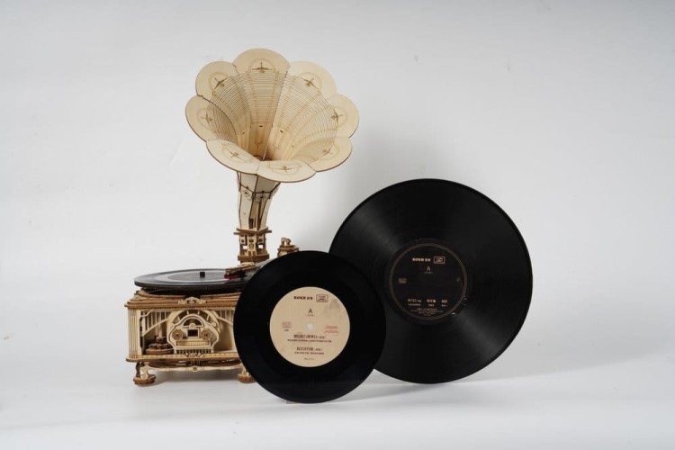 Gramofon - grający model 3D DIY 424 elem. Robotime 8