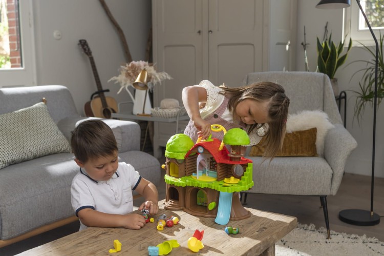 Leśna szkoła z trzema figurkami Klorofil 1