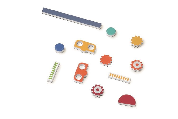 pol_pl_Scratch-magnetyczna-ukladanka-ksztalty-i-kolory-Roboty-1828_6.jpeg