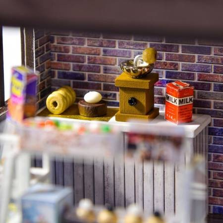 pol_pm_LITTLE-STORY-Skladany-Drewniany-Model-LED-Corner-Coffe-House-679_5.jpg