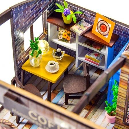 pol_pm_LITTLE-STORY-Skladany-Drewniany-Model-LED-Corner-Coffe-House-679_8.jpg