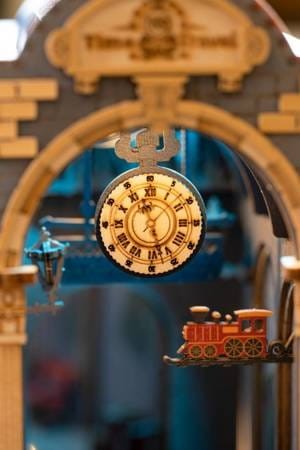 pol_pm_ROBOTIME-Skladany-Drewniany-Model-LED-Podroz-w-czasie-821_7.jpg