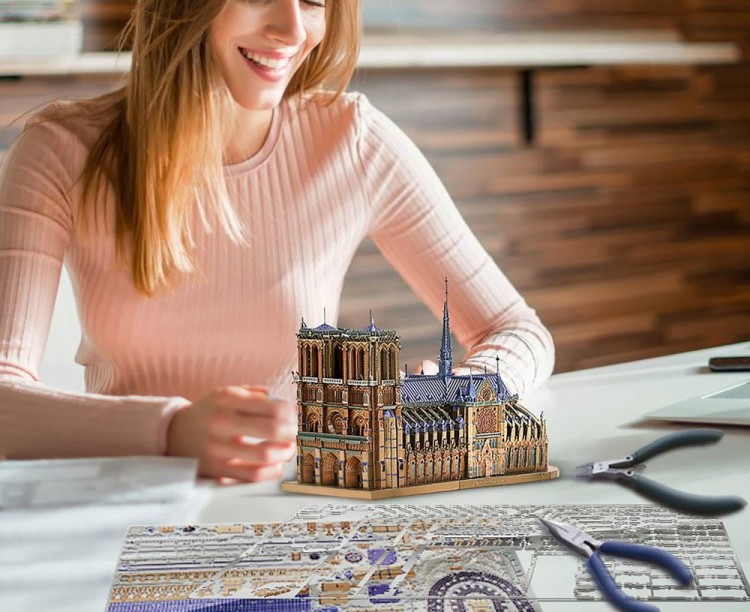 pol_pl_Piececool-Puzzle-Metalowe-Model-3D-Katedra-Notre-Dame-921_5.jpg