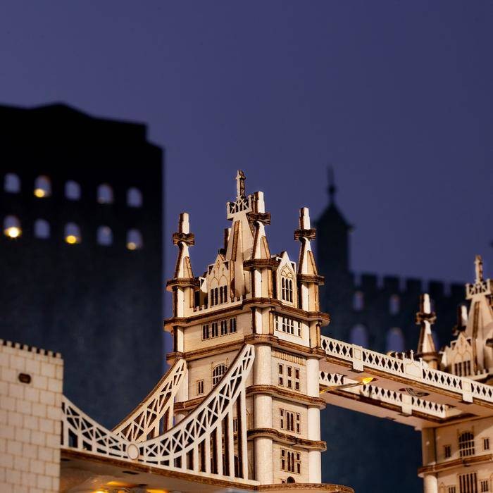 pol_pl_ROBOTIME-Drewniane-Puzzle-3D-LED-Tower-Bridge-703_3.jpg