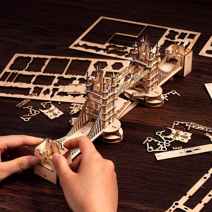 pol_pl_ROBOTIME-Drewniane-Puzzle-3D-LED-Tower-Bridge-703_2.jpg