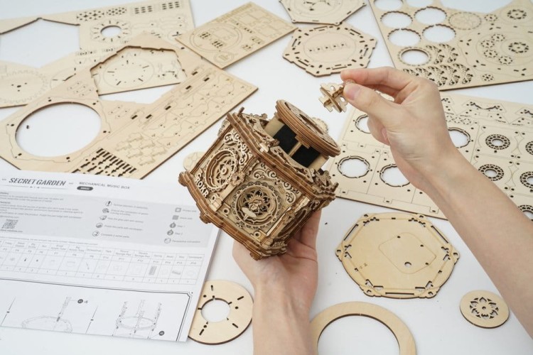 pol_pl_ROBOTIME-Drewniane-Puzzle-3D-Pozytywka-Sekretny-Ogrod-583_13.jpg
