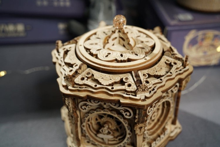pol_pl_ROBOTIME-Drewniane-Puzzle-3D-Pozytywka-Sekretny-Ogrod-583_12.jpg