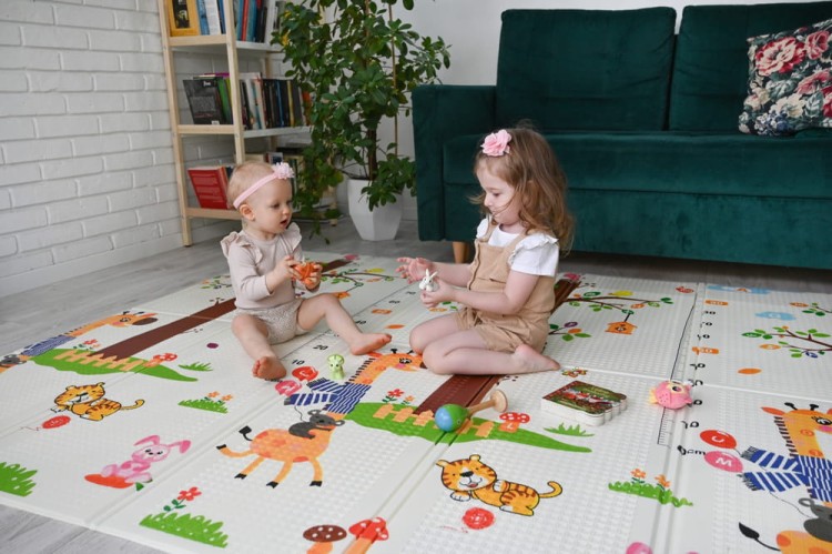 pol_pl_LITTLE-STORY-Skladana-Dwustronna-Mata-Piankowa-XPE-180x200-cm-XPE-CX11-1270_9.jpg