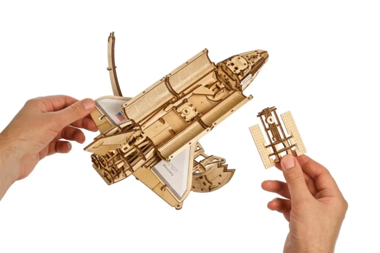 pol_pl_UGEARS-Skladany-Drewniany-Model-3D-Wahadlowiec-NASA-Discovery-1492_4.webp