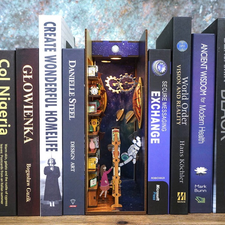 pol_pl_Tonecheer-Skladany-Drewniany-Model-3D-LED-Book-Nook-Interstellar-1554_7.jpg