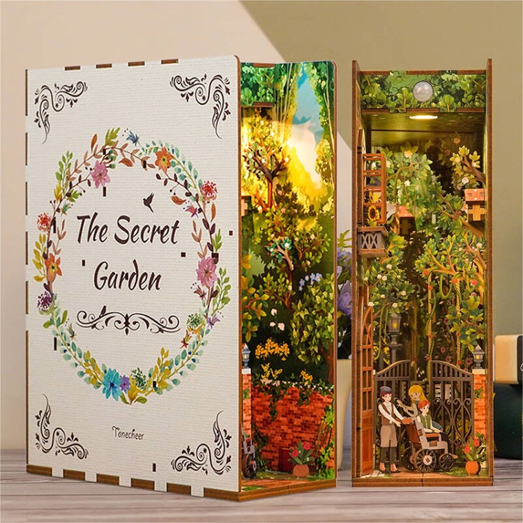 pol_pl_Tonecheer-Skladany-Drewniany-Model-3D-LED-Book-Nook-Tajemniczy-Ogrod-1560_5.jpg
