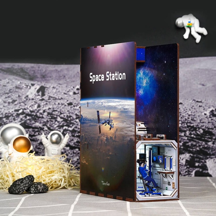 pol_pl_Tonecheer-Skladany-Drewniany-Model-3D-LED-Book-Nook-Stacja-Kosmiczna-1561_7.jpg