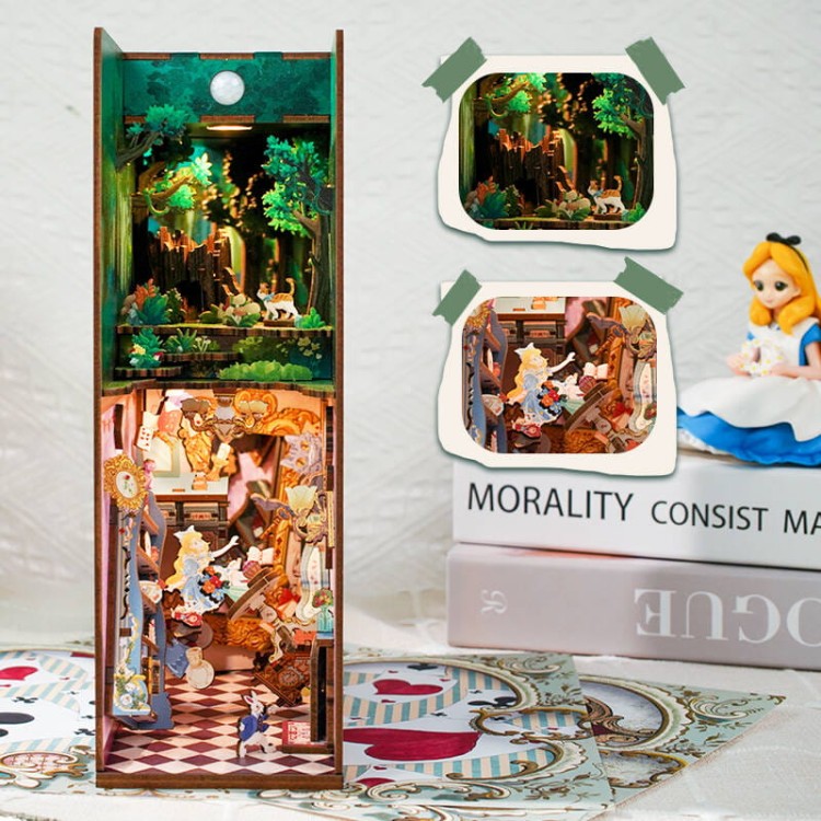 pol_pl_Tonecheer-Skladany-Drewniany-Model-3D-LED-Book-Nook-Alicja-w-Krainie-Czarow-1565_7.jpg