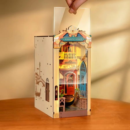 pol_pm_ROBOTIME-Skladany-Drewniany-Model-3D-LED-Book-Nook-Romantyczna-Wenecja-1710_2.jpg