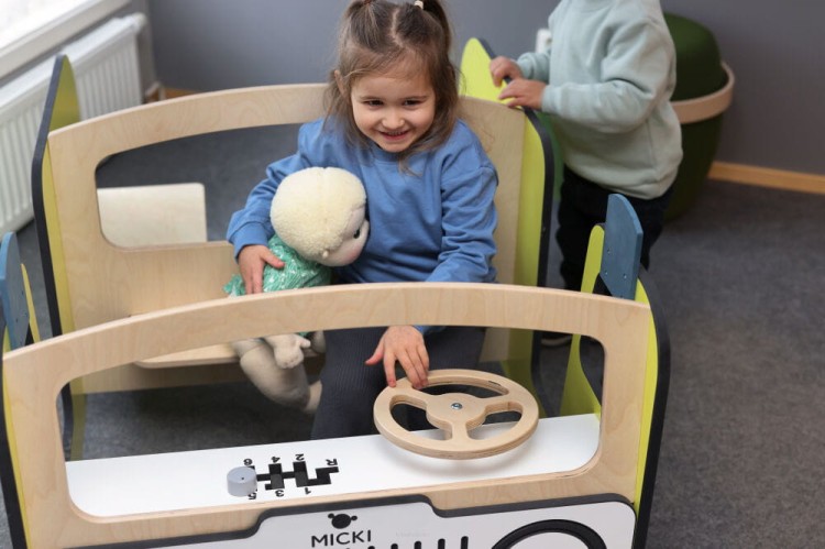 Micki drewniany duży ambulans mebel auto karetka wyposażenie.jpg