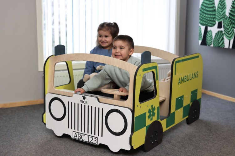 Micki drewniany duży ambulans mebel auto karetka wyposażenie.jpg