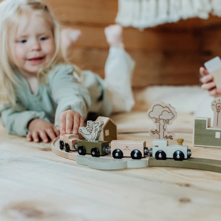 I-10301400-Micki-Premium-Train-Set-1-2560x2560.jpg