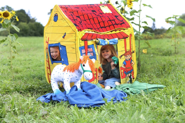 I-44384300-44375700-Pippi-PopUp-tent-with-Pippis-horse-2.jpg