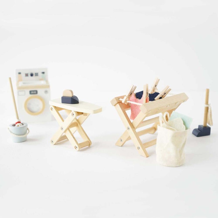 ME038-laundry-set-dolls-house-furniture.jpg
