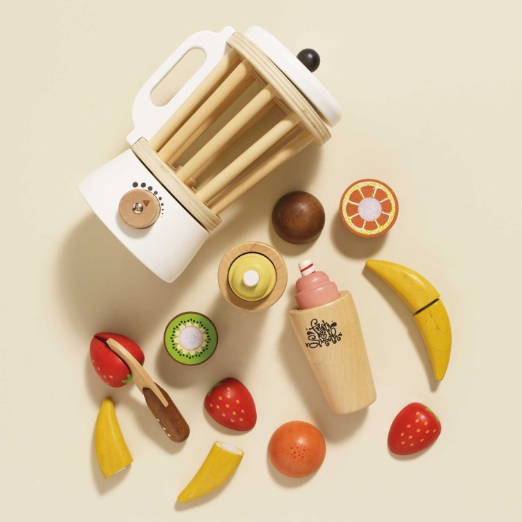 TV296-smoothie-blender-fruits-strawberry-banana-orange-kiwi-healthy-drink-wooden-roleplay-food-eco-toy-gift-white-wood-red-10-.jpg