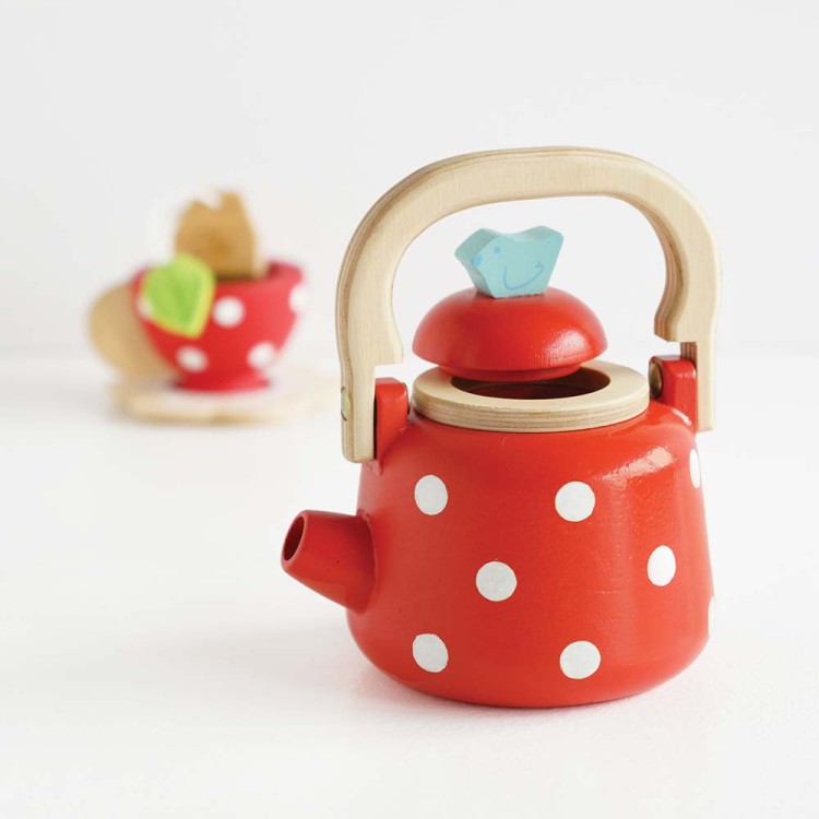 TV312-dotty-kettle-tea-bag-cup-saucer.jpg