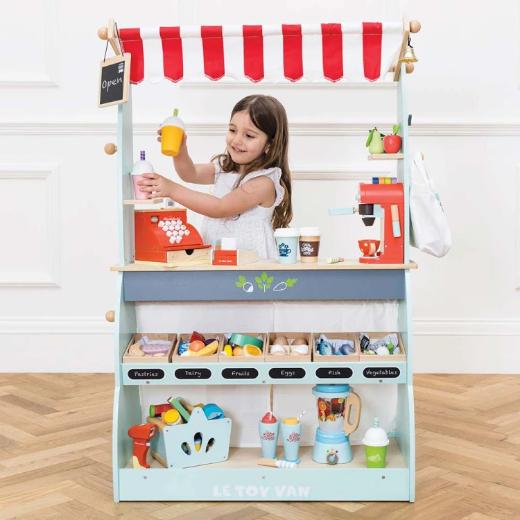 TV317-shop-and-cafe-girl-playing-with-smoothie-set.jpg