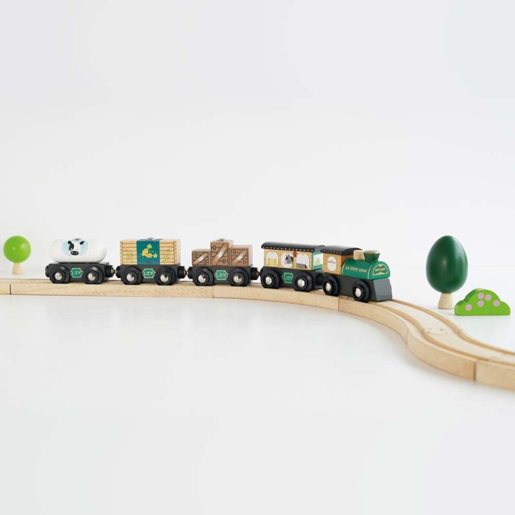 TV711-green-trains-on-tracks.jpg