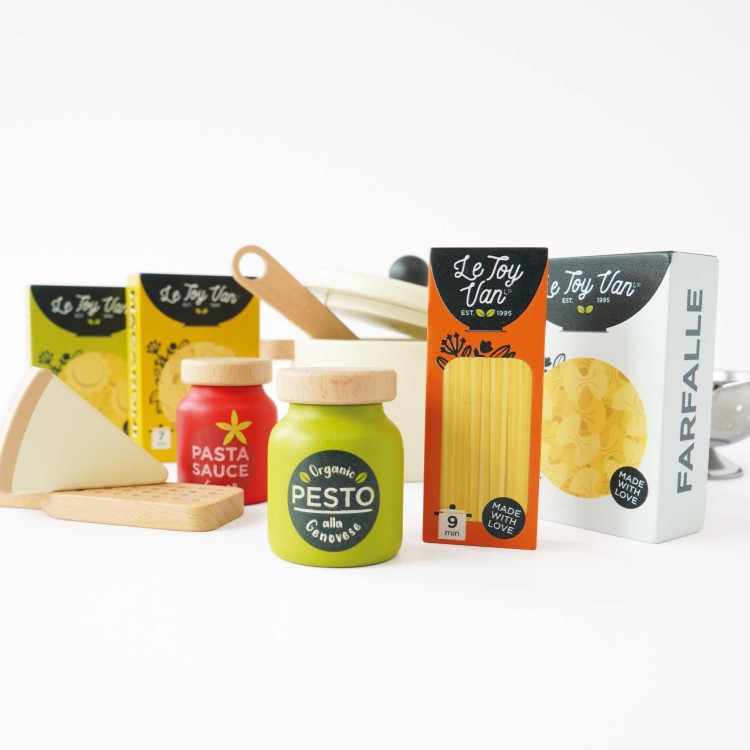 TV339-organic-pasta-set-and-sauces-colander-suacepan-cheese-grater-spoon.jpg