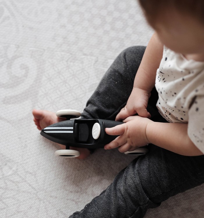 2-wooden-car-toy-grand-prix-racing-car-in-black.jpg