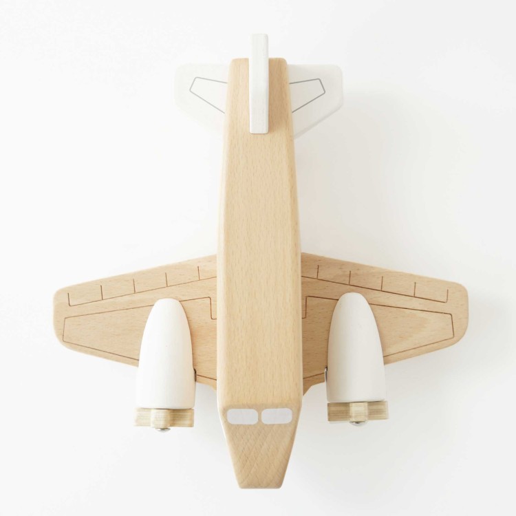 TV809-wooden-toy-plane-to-view-with-engravings.jpg
