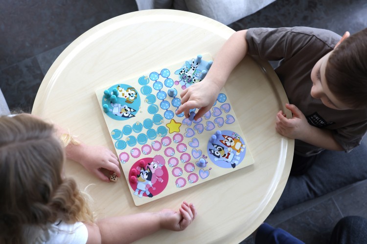 I-65000900-Bluey-Ludo-Game-1.jpg