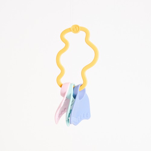 le-jouet-simple-jouet-d-e-veil-made-in-france-plastique-recycle-hochet-jaune-P121-2-2-.jpg